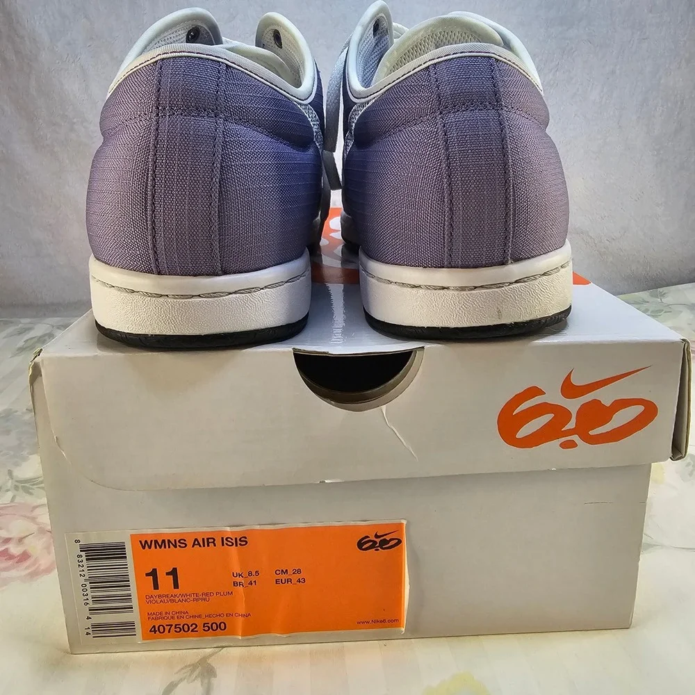 Rare Nike Air Isis Women's Purple White Canvas‎ Sneakers Size 11 Shoes